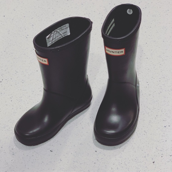 Hunter Other - Kids Hunter Rain Boots Size 9 in Black